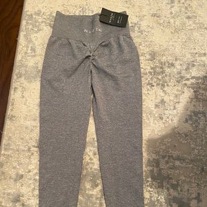NVGTN scrunch butt leggings